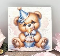  6cmx6cm-es sznes fa dekor tbla: szletsnapi muffinos maci