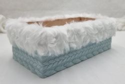  24cmx12cmx8cm-es fbl kszlt dekor-fik puha fonott mins anyaggal bevonva, szrmvel dsztve: aclkk