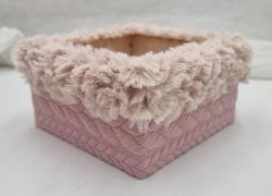  15cmx15cmx8cm-es fbl kszlt dekor-fik puha fonott mins anyaggal bevonva, szrmvel dsztve: mlyva