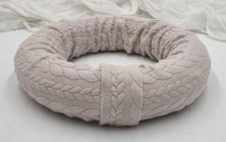  27cm tmrj puha fonott mints anyaggal teljesen bevont szalmakoszor alap: bzs