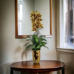  80cm magas, gondozsmentes, gynyr, Real Touch Cymbidium Orchidea, tkrfnyes ezst kaspban: pasztell burgundi-bzs